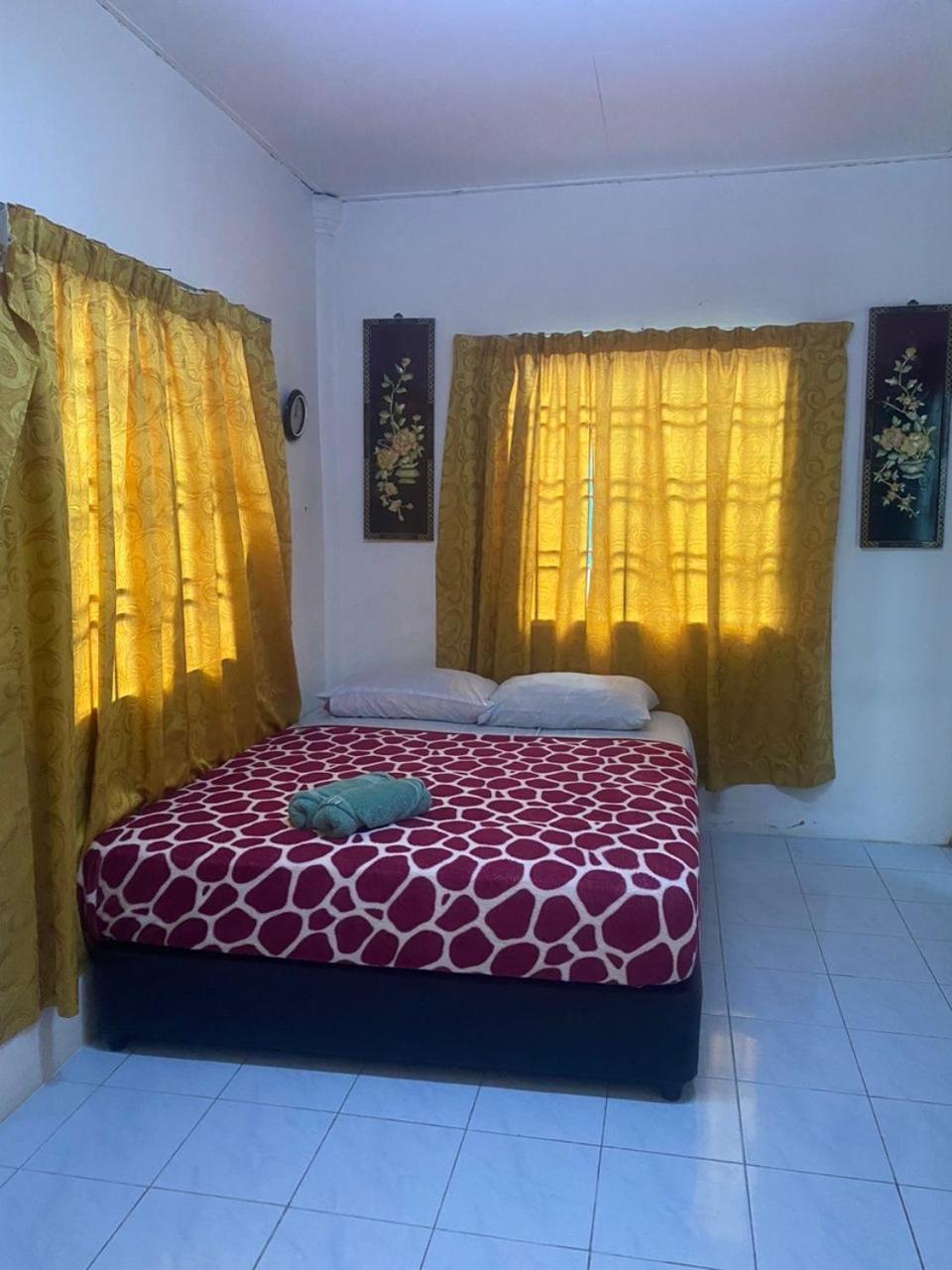 Padang Besar Roomstay Firdaus Esterno foto